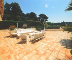 rooftop villa 6 rooms 171 m2 sea view 5 minutes from CANNES