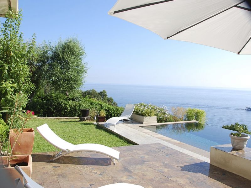 For rent Magnificent villa 140 M² sea view SOLENZARA