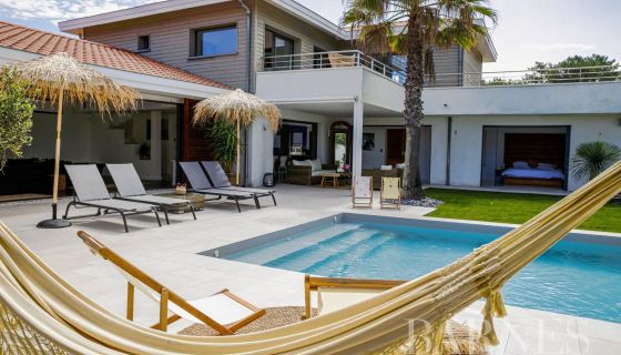 A louer grande villa contemporaine 400 m² 4 chambres  plage a pieds  Vieux-Boucau-les-Bains 