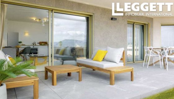 A louer APPARTEMENT DUPLEX NEUF T3 97 M2 TERRASSE BORD DE MER NICE