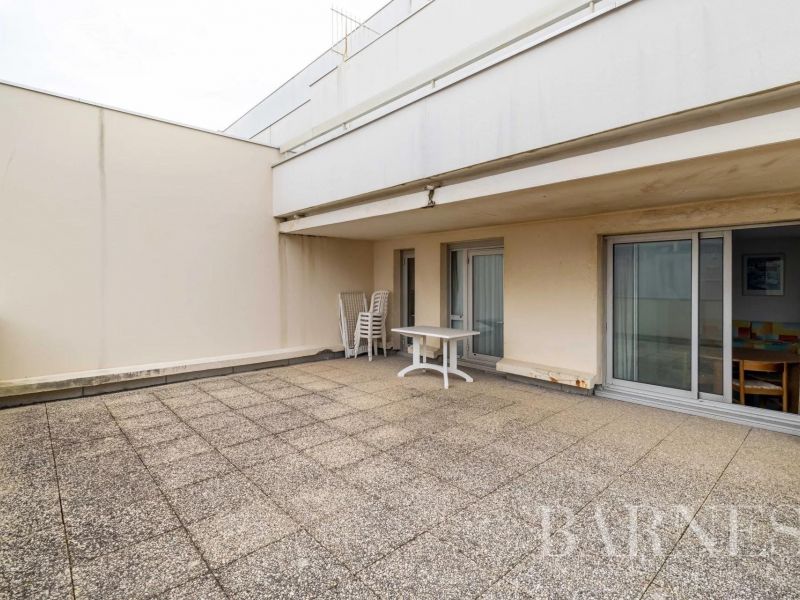 FOR SALE APARTMENT WITH TERRACE AND BALCONY BIARRITZ GRANDE PLAGE
