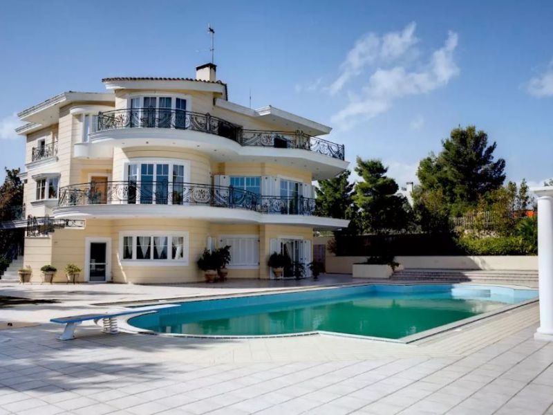 For sale Magnificent 11-ROOM PROPERTY WITH SEA VIEW OROPOS