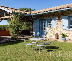 For sale FAMILY HOUSE 6 ROOMS 250 M² URRUGNE