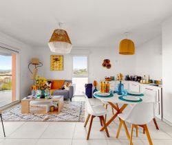 A louer APPARTEMENT DE PRESTIGE T4 83 M2 TERRASSE BORD DE MER SAINT RAPHAEL