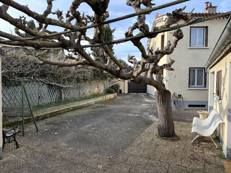 A louer APPARTEMENT  126 M2  LIMOUX