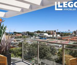 A louer APPARTEMENT DUPLEX DE PRESTIGE T5 114 M2 TERRASSE BORD DE MER ANTIBES