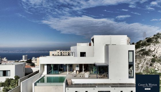 A vendre BELLE Maison d'Architecte 10 PIECES 325 m² VUE MER Marseille