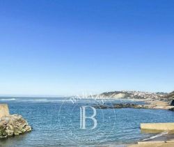 For sale BEAUTIFUL APARTMENT T1 49 M² FACING THE SEA GUETHARY
