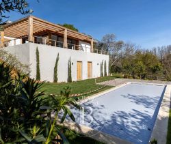 For sale MAGNIFICENT CONTEMPORARY HOUSE 6 ROOMS 265 M² BARRITZ/MILADY
