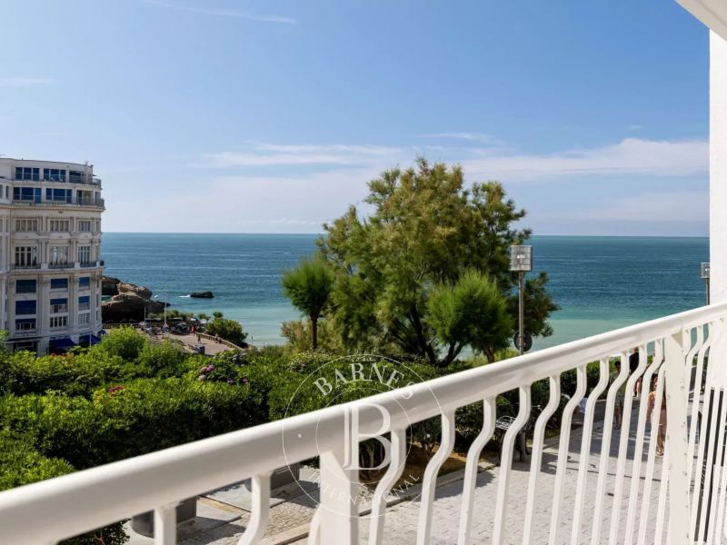 For sale VERY NICE APARTMENT T4 93 M² SEA VIEW BIARRITZ