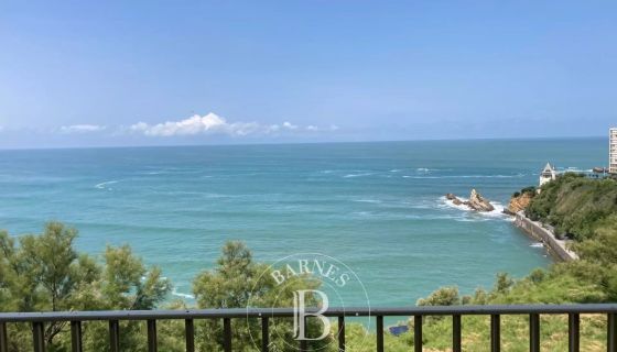 For sale MAGNIFICENT 4-ROOM APARTMENT 93 M² BIARRITZ SEA VIEW
