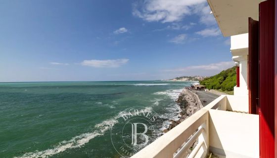 For sale APARTMENT T2 49 M² SEA VIEW GUETARY