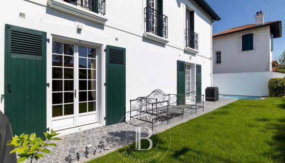 For sale MAGNIFICENT HOUSE 7 ROOMS 240 M² GOLF DU PHARE BIARRITZ