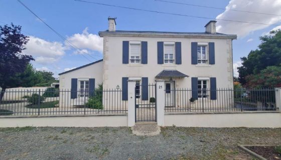 For sale MANOR HOUSE NALLIERS