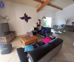 FOR RENT HOUSE 6 ROOMS 200 M2 BY THE SEA SERIGNAN
