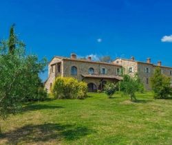 For sale VERY BEAUTIFUL PROPERTY 700 m² CHIANNI