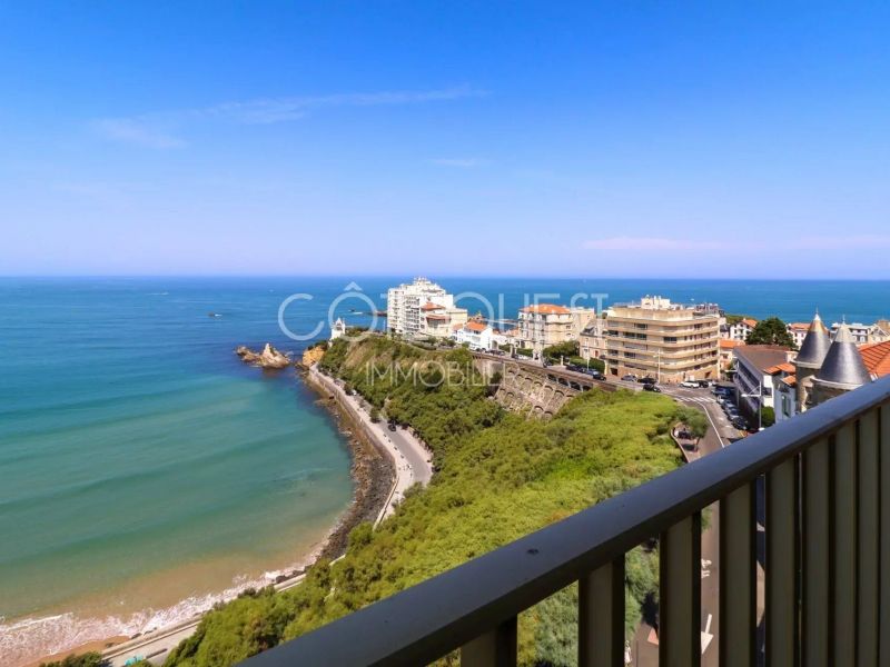 For sale FOUR-ROOM APARTMENT 89 m² BIARRITZ SEA VIEW