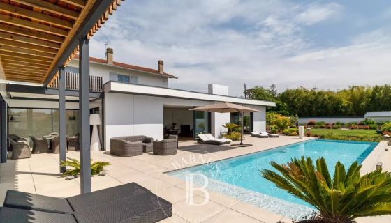 For sale CONTEMPORARY BEACH HOUSE ON WALK BIARRITZ