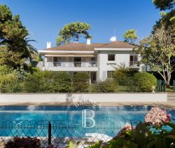 For sale BEAUTIFUL 6 ROOM HOUSE 230 M² NEAR THE BEACH AND GOLF ANGLET CHIBERTA