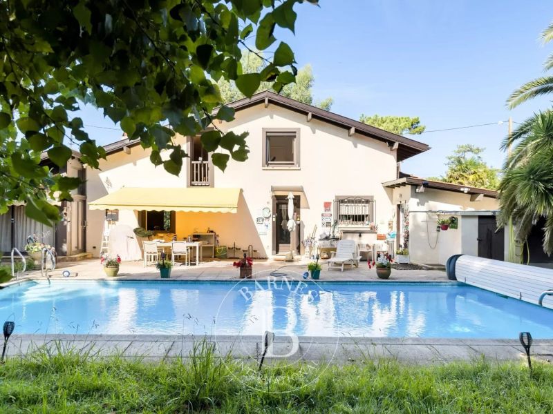For sale BEAUTIFUL TYPICAL 6 ROOM HOUSE 151 M² ANGLET