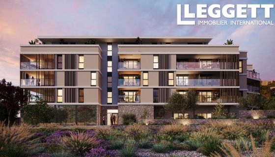 A vendre PENTHOUSE  119 M2 BORD DE MER ANTIBES