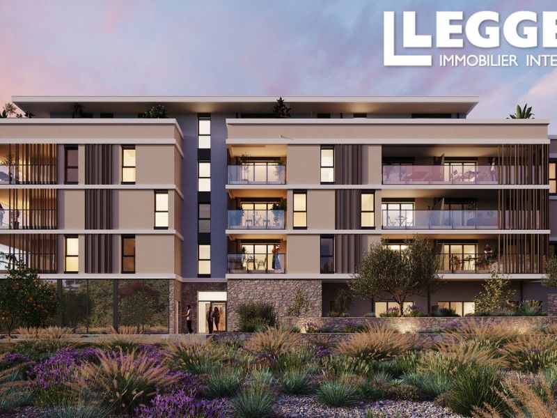 A vendre PENTHOUSE  119 M2 BORD DE MER ANTIBES