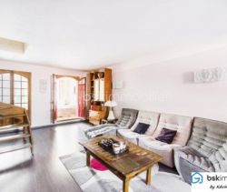 A louer APPARTEMENT DUPLEX T4 95 M2 TERRASSE BORD DE MER LA SEYNE SUR MER