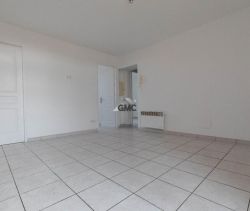 A louer APPARTEMENT T3 40 M2 TERRASSE BORD DE MER MONTAGNAC