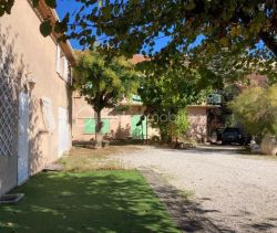 MAISON  9 PIECES 275 M2  ÉGUILLES