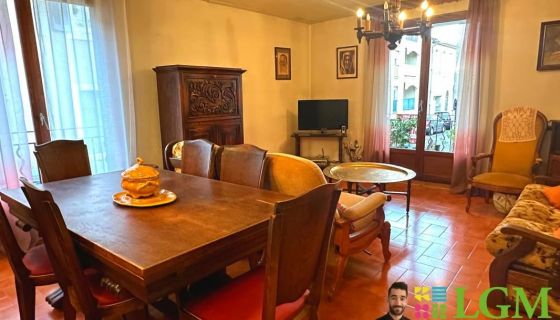 APPARTEMENT T3 91 M2  NIMES