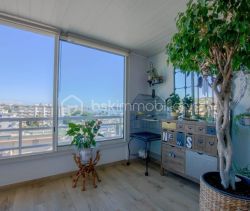 A louer APPARTEMENT DUPLEX DE PRESTIGE T4 80 M2 TERRASSE VUE MER VALLAURIS