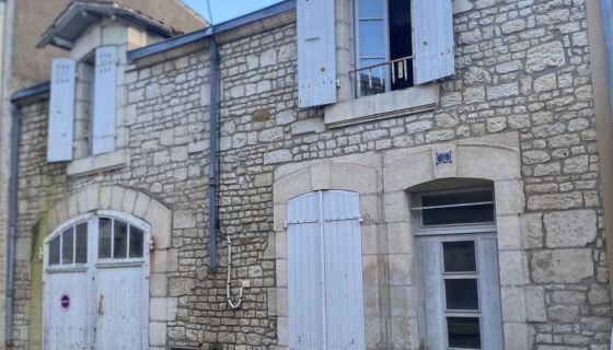 A louer APPARTEMENT T5 68 M2  LUCON