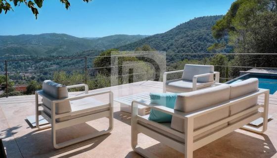 MAISON  6 PIECES 182 M2  MOUGINS