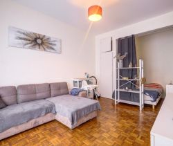 A louer STUDIO  34 M2 TERRASSE BORD DE MER NICE