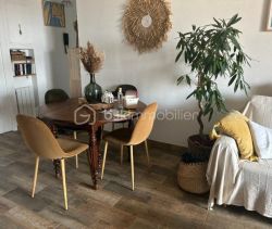 A louer APPARTEMENT NEUF T2 42 M2 TERRASSE BORD DE MER SIX FOURS LES PLAGES