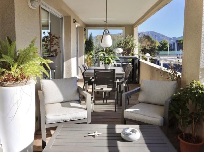 A vendre APPARTEMENT DE PRESTIGE NEUF T4 122 M2 TERRASSE BORD DE MER MARSEILLE