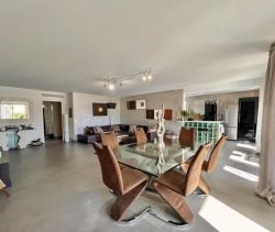 A vendre APPARTEMENT DE PRESTIGE NEUF T4 122 M2 TERRASSE BORD DE MER MARSEILLE