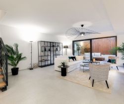 A vendre APPARTEMENT DUPLEX T4 126 M2 TERRASSE BORD DE MER MARSEILLE