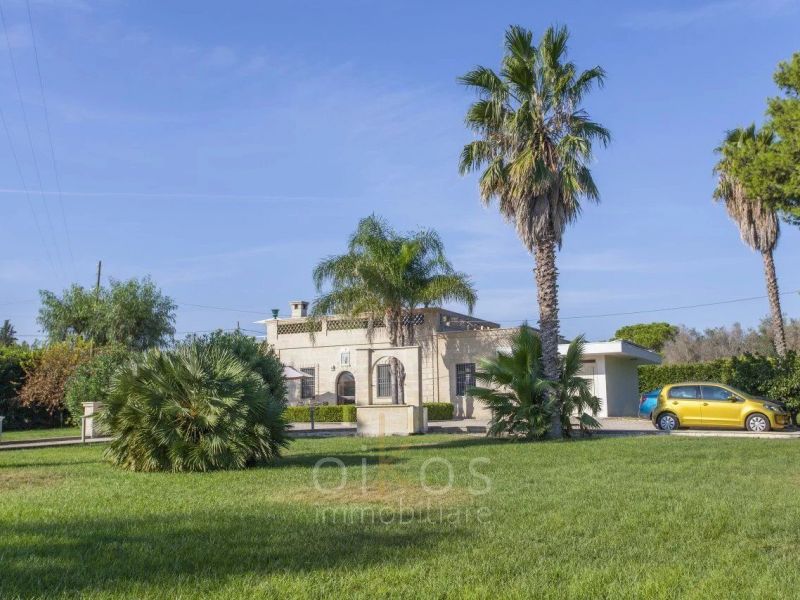 A vendre Villa 12 pieces 140 m² oria
