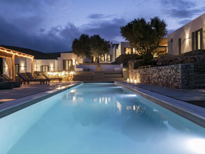For sale Magnificent modern villa 7 ROOMS 230 M² PAROS