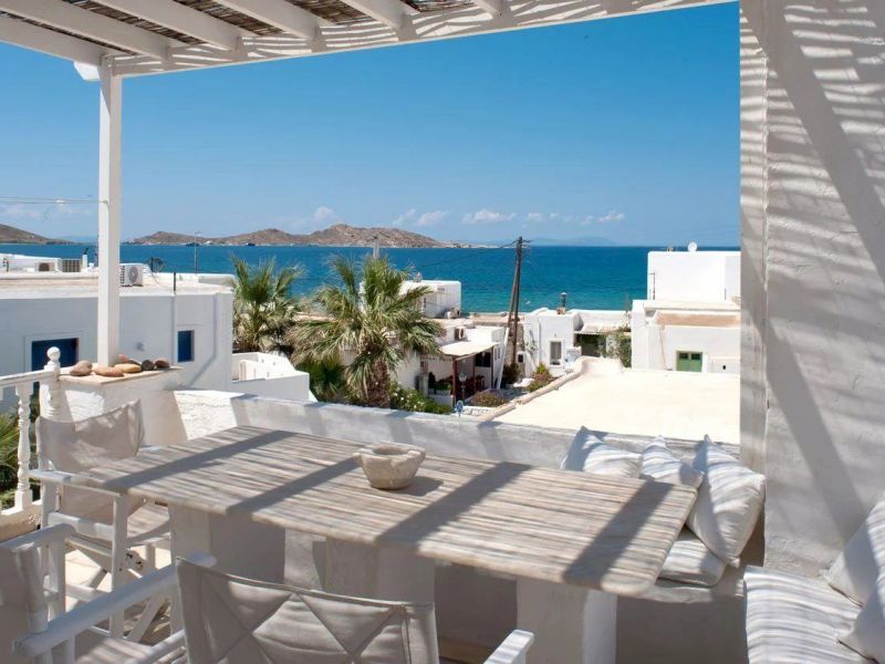 For rent SMALL HOUSE 4 BEDS Naoussa PAROS