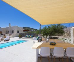 For rent House FOR HOLIDAY RENTAL 6 BEDS seaside near Parikia PAROS