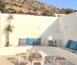 For rent Large Cycladic house for vacation rental 18 beds swimming pool PAROS