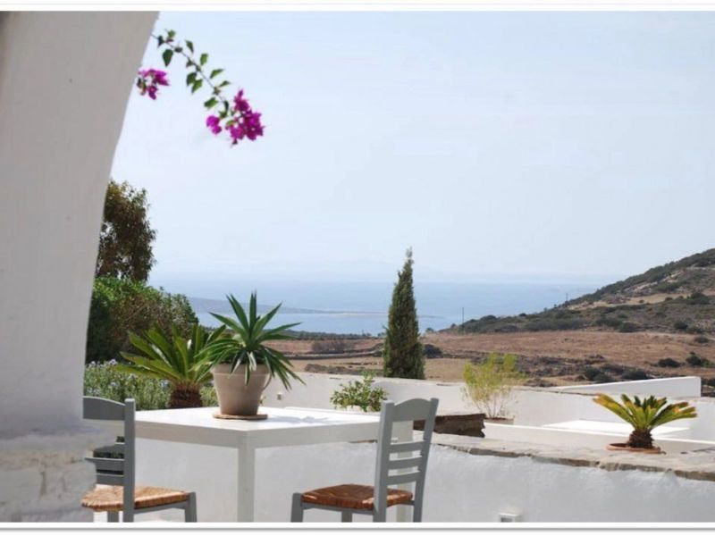 For rent Pretty Cycladic house FOR HOLIDAY RENTAL 7 BEDS sea view KAMARI PAROS
