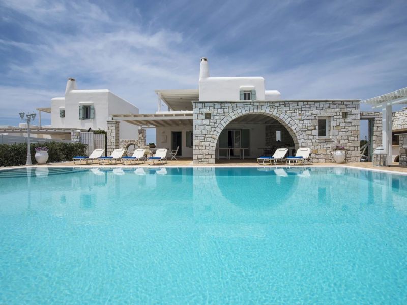 For rent House FOR HOLIDAY RENTAL 8 BEDS 500m from PAROS beach