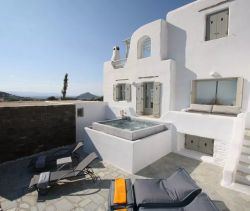 For rent House FOR HOLIDAY RENTAL 12 BEDS Jacuzzi ISTERNI PAROS