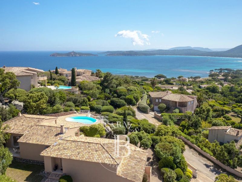 A vendre Villa d'architecte 6 PIECES 180 M² vue Mer et montagnes plage A  pied  SAINTE LUCIE DE PORTO VECCHIO