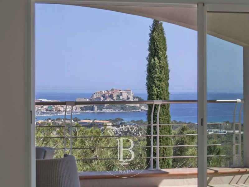 For sale PRESTIGIOUS 12 ROOM villa 503 M² sea view and CALVI Citadel