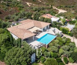 For sale prestigious 9 room villa 270 m² view of Calvi