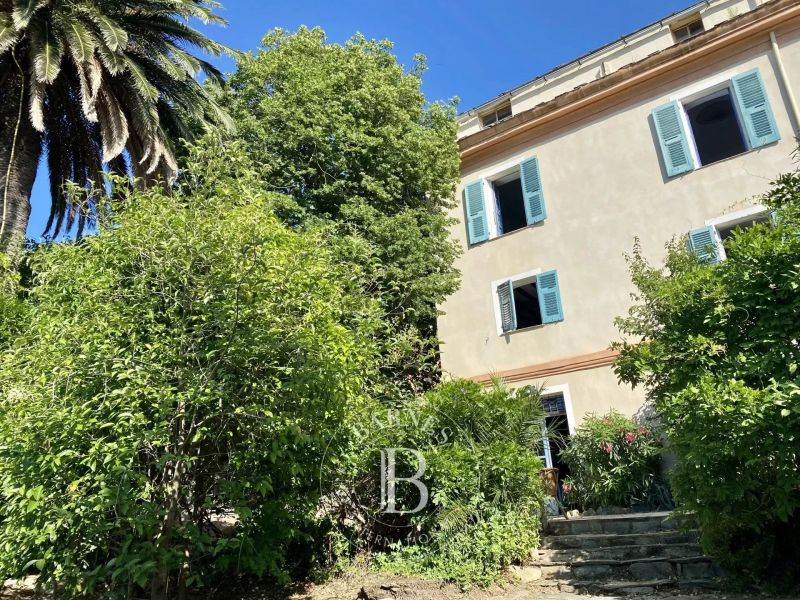 En venta mansión de 20 habitaciones 710 m² vista al mar Saint-Florent